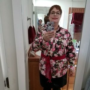 Meet your Posher, Liz